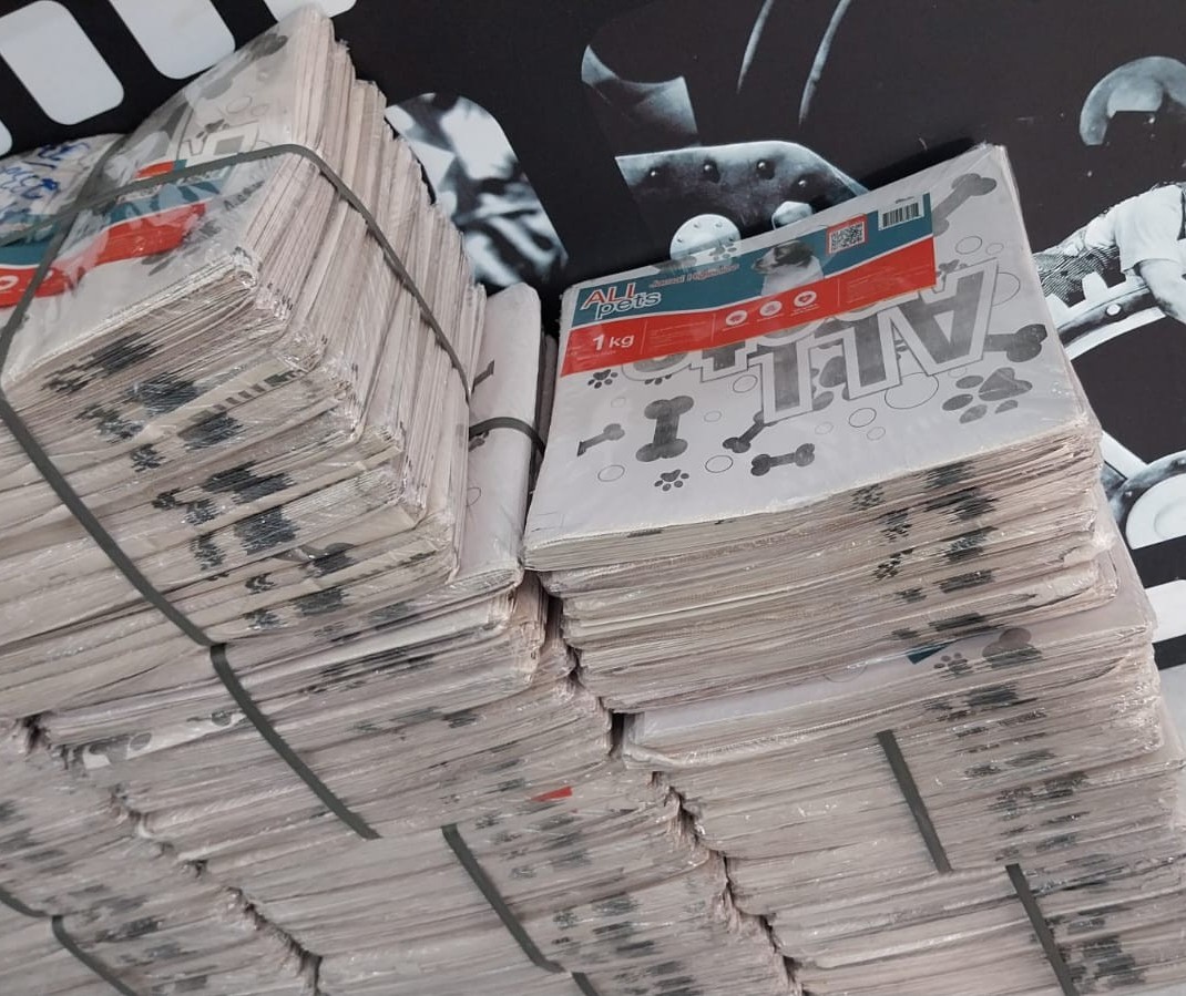 ‘Jornal impresso’ só para pets faz sucesso em sebo de livros