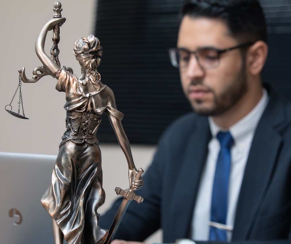 Celepar realiza concurso para contratar advogados