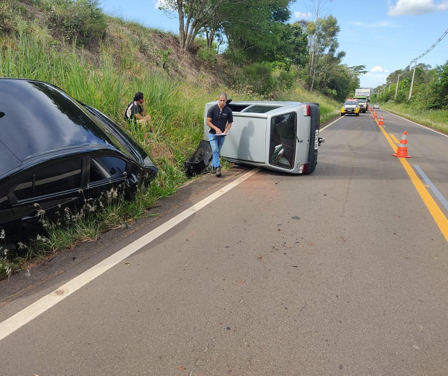 Motorista embriagado e sem CNH provoca acidente na PR-182