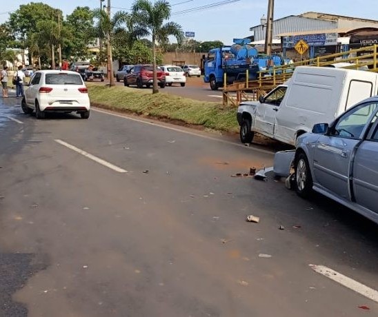 Acidentes na BR-376, entre Maringá e Sarandi, deixam trânsito congestionado